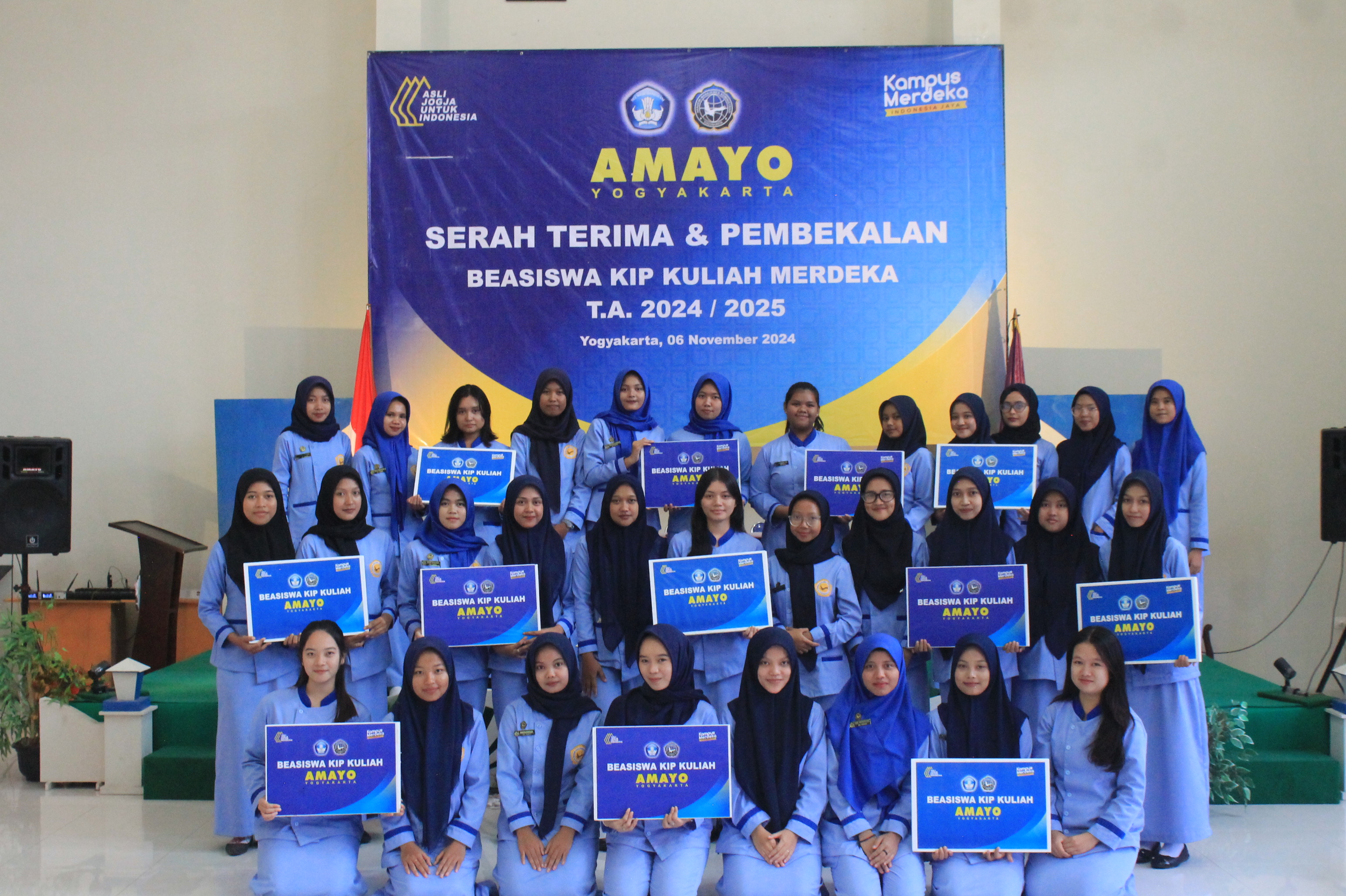 SERAH TERIMA DAN PEMBEKALAN PENERIMA BEASISWA KIP KULIAH MERDEKA 2024